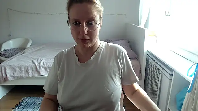 MariaValentine online show from 03-21-26, 07:02