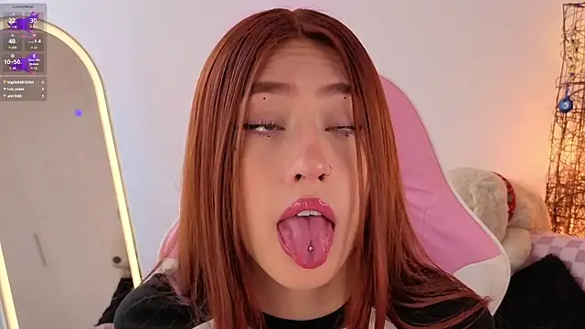 Snapshot of violet_ch chatting on 12-19-25, 06:15 violet ch online show from 12-19-25, 06:15