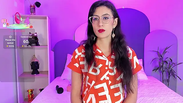 SophieGomez22 online show from 10-05-25, 11:30