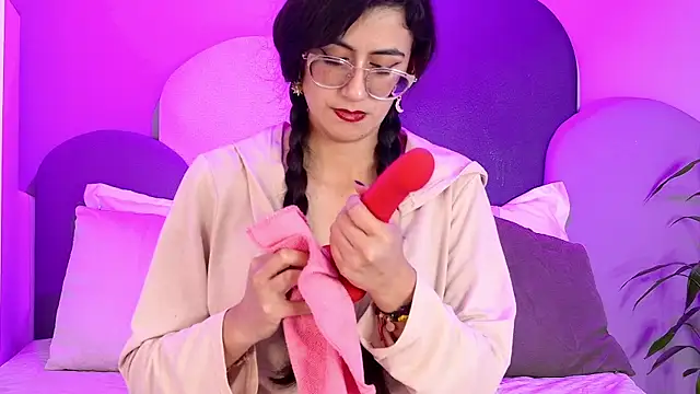 Snapshot of SophieGomez22 chatting on 04-29-26, 05:41 SophieGomez22 online show from 04-29-26, 05:41