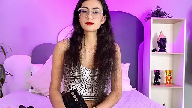 Snapshot of SophieGomez22 chatting on 05-31-26, 11:06 SophieGomez22 online show from 05-31-26, 11:06