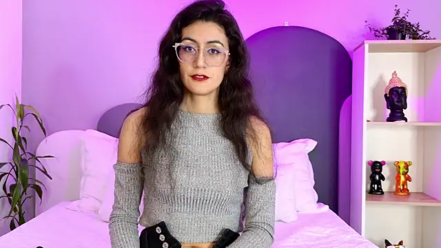 Snapshot of SophieGomez22 chatting on 06-07-26, 11:14 SophieGomez22 online show from 06-07-26, 11:14