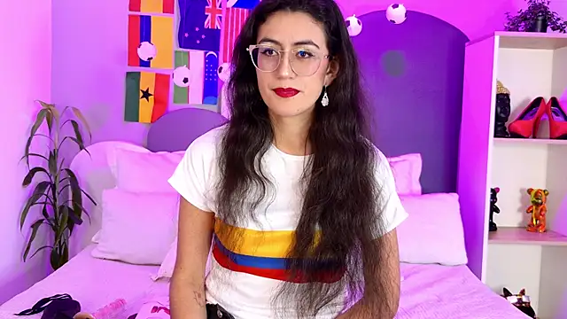 Snapshot of SophieGomez22 chatting on 06-27-26, 11:37 SophieGomez22 online show from 06-27-26, 11:37