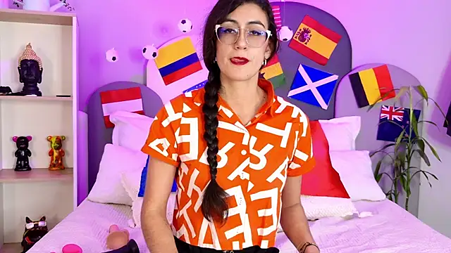 Snapshot of SophieGomez22 chatting on 07-04-26, 11:49 SophieGomez22 online show from 07-04-26, 11:49