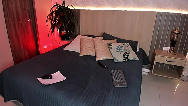 rebeca cortez  online show from 04-16-26, 08:09