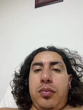 Snapshot of DanielGomez9 chatting on 06-15-26, 01:19 DanielGomez9 online show from 06-15-26, 01:19