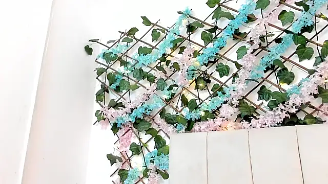 LexiiBloom online show from 10-16-25, 10:27