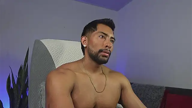 Snapshot of Couple_muscle1 chatting on 06-20-26, 08:55 Couple muscle1 online show from 06-20-26, 08:55
