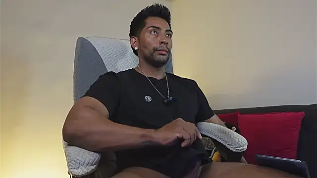 Snapshot of Couple_muscle1 chatting on 07-21-26, 10:45 Couple muscle1 online show from 07-21-26, 10:45