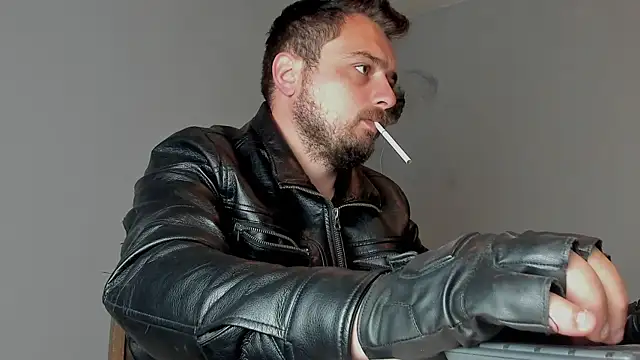 Snapshot of Master_Mark_Wayne chatting on 10-21-25, 05:24 Master Mark Wayne online show from 10-21-25, 05:24