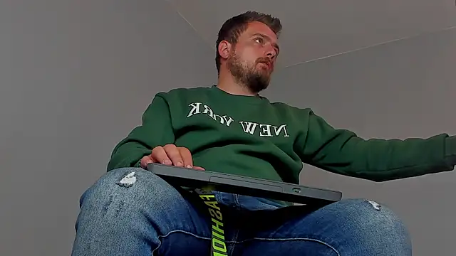 Snapshot of Master_Mark_Wayne chatting on 11-03-25, 12:06 Master Mark Wayne online show from 11-03-25, 12:06