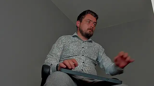 Snapshot of Master_Mark_Wayne chatting on 11-04-25, 12:10 Master Mark Wayne online show from 11-04-25, 12:10