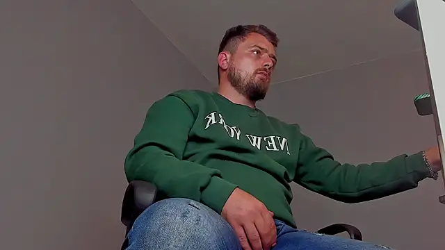 Snapshot of Master_Mark_Wayne chatting on 11-04-25, 06:40 Master Mark Wayne online show from 11-04-25, 06:40