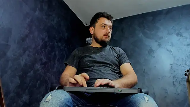 Snapshot of Master_Mark_Wayne chatting on 12-15-25, 08:24 Master Mark Wayne online show from 12-15-25, 08:24