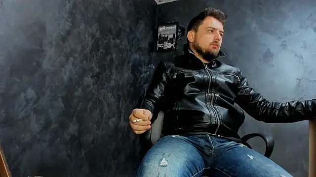 Snapshot of Master_Mark_Wayne chatting on 12-19-25, 07:48 Master Mark Wayne online show from 12-19-25, 07:48