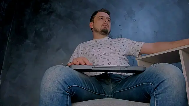 Snapshot of Master_Mark_Wayne chatting on 04-01-26, 04:59 Master Mark Wayne online show from 04-01-26, 04:59