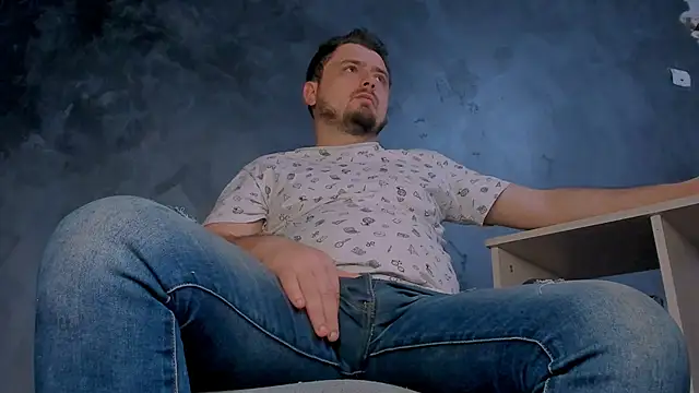 Snapshot of Master_Mark_Wayne chatting on 04-03-26, 10:35 Master Mark Wayne online show from 04-03-26, 10:35