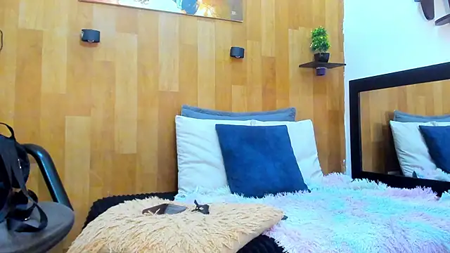 marianaa90 online show from 09-19-25, 07:14