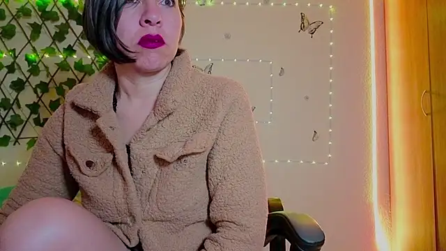 Lady breaks hearts online show from 10-29-25, 10:06