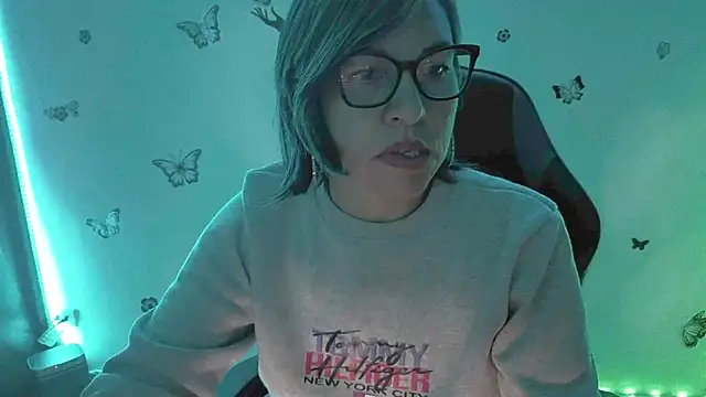 Lady breaks hearts online show from 03-29-26, 10:26