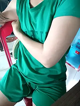 Snapshot of Lyly_sexy2k chatting on 09-18-25, 04:14 Lyly sexy2k online show from 09-18-25, 04:14