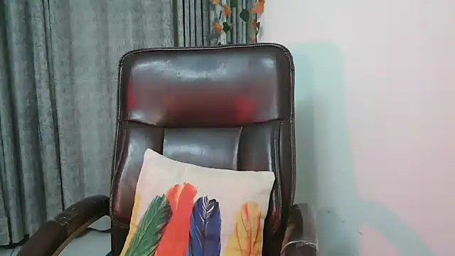 urvashihott online show from 01-25-25, 08:42