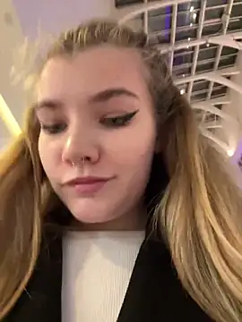 Snapshot of Holy_Tereza chatting on 12-11-24, 03:37 Holy Tereza online show from 12-11-24, 03:37