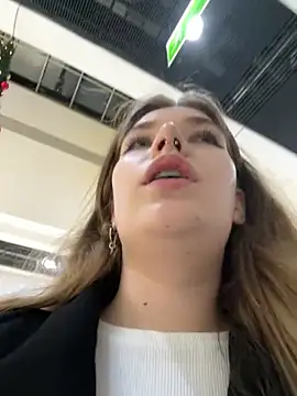 Snapshot of Holy_Tereza chatting on 12-18-24, 03:00 Holy Tereza online show from 12-18-24, 03:00