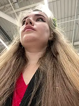 Snapshot of Holy_Tereza chatting on 12-28-24, 03:37 Holy Tereza online show from 12-28-24, 03:37