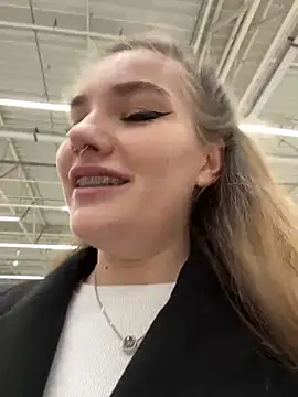 Snapshot of Holy_Tereza chatting on 01-07-25, 03:23 Holy Tereza online show from 01-07-25, 03:23