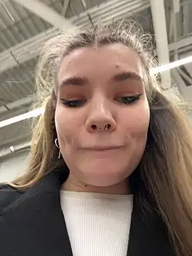 Snapshot of Holy_Tereza chatting on 01-11-25, 03:31 Holy Tereza online show from 01-11-25, 03:31