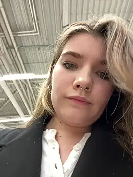 Snapshot of Holy_Tereza chatting on 01-25-25, 03:20 Holy Tereza online show from 01-25-25, 03:20