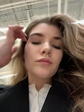 Snapshot of Holy_Tereza chatting on 01-28-25, 03:14 Holy Tereza online show from 01-28-25, 03:14