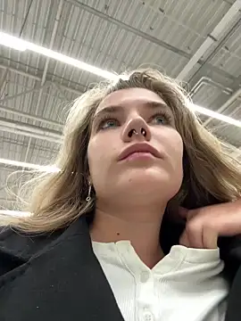 Snapshot of Holy_Tereza chatting on 02-19-25, 03:16 Holy Tereza online show from 02-19-25, 03:16