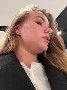 Snapshot of Holy_Tereza chatting on 02-19-25, 06:21 Holy Tereza online show from 02-19-25, 06:21