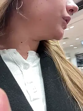 Snapshot of Holy_Tereza chatting on 02-21-25, 06:15 Holy Tereza online show from 02-21-25, 06:15