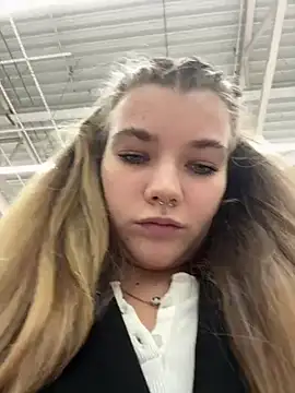 Snapshot of Holy_Tereza chatting on 03-12-25, 03:18 Holy Tereza online show from 03-12-25, 03:18