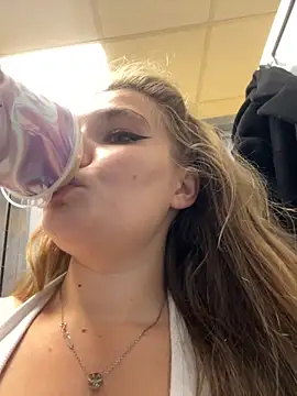 Snapshot of Holy_Tereza chatting on 10-11-25, 06:28 Holy Tereza online show from 10-11-25, 06:28