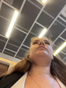 Snapshot of Holy_Tereza chatting on 06-28-26, 03:40 Holy Tereza online show from 06-28-26, 03:40