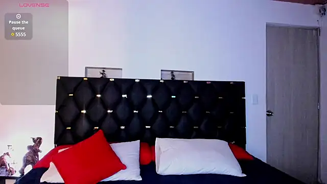 Snapshot of charlottemeyerr chatting on 12-14-24, 06:09 charlottemeyerr online show from 12-14-24, 06:09