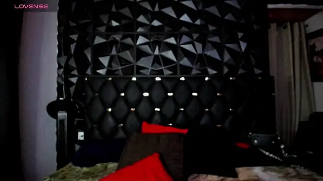 Snapshot of charlottemeyerr chatting on 01-12-25, 06:16 charlottemeyerr online show from 01-12-25, 06:16