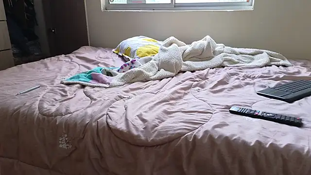 ViolettaSummer online show from 01-12-25, 12:01