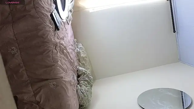 ViolettaSummer online show from 10-04-25, 05:33