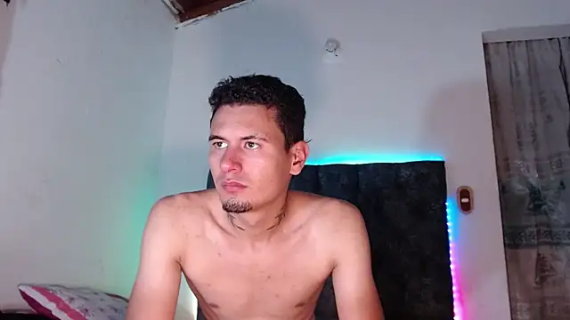 Snapshot of brandon_a_collin chatting on 12-24-24, 12:22 brandon a collin online show from 12-24-24, 12:22