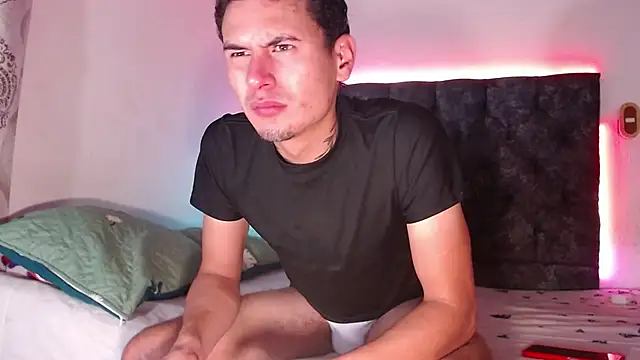 Snapshot of brandon_a_collin chatting on 02-10-25, 08:31 brandon a collin online show from 02-10-25, 08:31