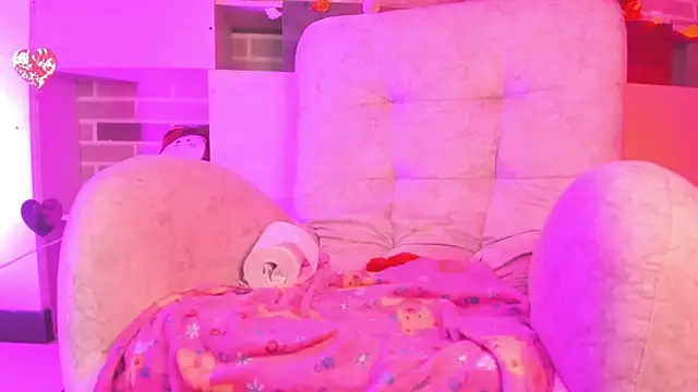 Rousse Collinss online show from 02-14-25, 05:41