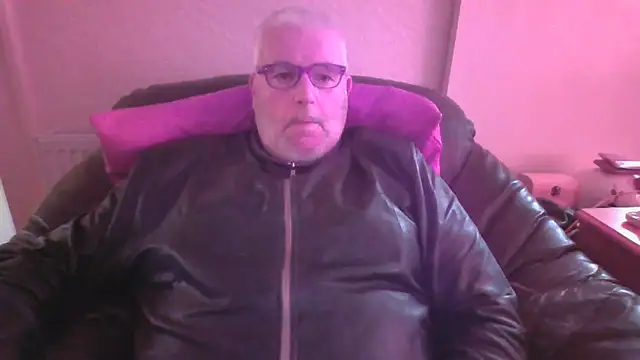 Snapshot of Leatherman63 chatting on 07-19-26, 06:50 Leatherman63 online show from 07-19-26, 06:50