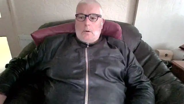 Snapshot of Leatherman63 chatting on 07-22-26, 05:54 Leatherman63 online show from 07-22-26, 05:54