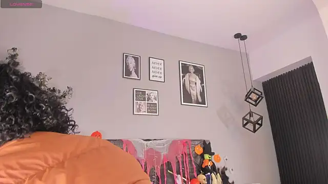 Katejordan online show from 10-28-25, 03:43