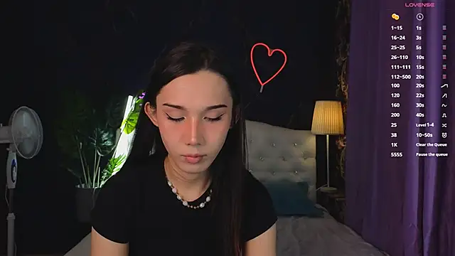 Kaia Sunshine Mia online show from 01-20-25, 02:46